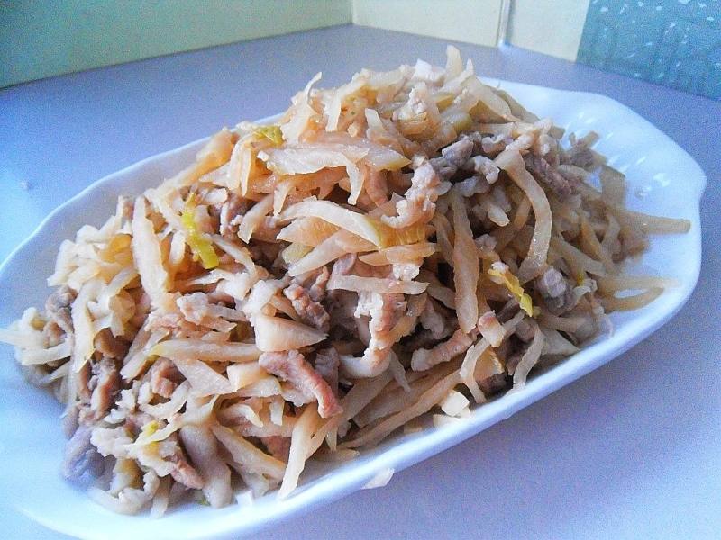 肉丝炒咸菜的家常做法 肉丝炒咸菜怎么做好吃